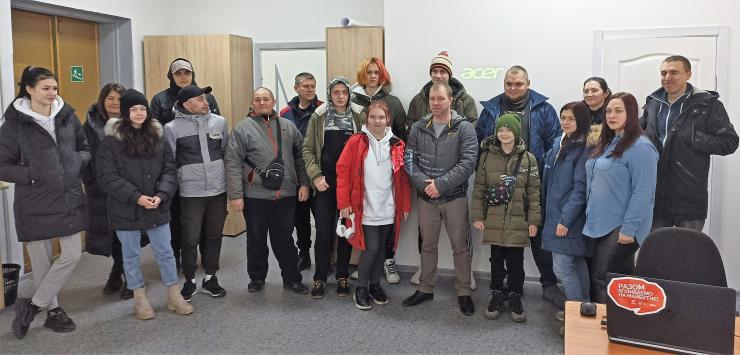 Група переселенців з Луганщини