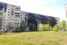 У Сєвєродонецьку місцеві, що працюють на окупантів, отримують зарплату гуманітаркою