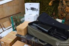 Дрони та антидронову рушницю передали литовці захисникам Луганщини