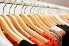 У соціальному центрі Сєвєродонецька відкрили банк одягу разом з бібліотекою