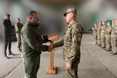 Нацгвардійцям вручили відзнаки «Захисник Луганщини» та «Захиснику Рубіжного»
