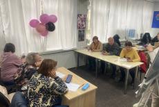 У Франківському хабі для ВПО проводять заняття з цифрової грамотності