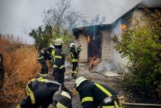 Через чиюсь необережність із вогнем під Сіверськодонецьком згорів будинок (ФОТО)