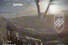 «Азов» показав, як нищить логістику окупантів на Кремінському напрямку (ВІДЕО)