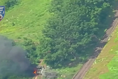 Дронщики ДШВ знищили російський танк під Білогорівкою (ВІДЕО)