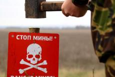 У Лисичанську діти підірвалися на “невстановленому пристрої”: який їхній стан