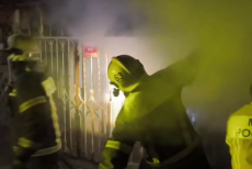 В окупованому Сіверськодонецьку через загоряння торгового контейнеру ледь не зайнявся будинок (ВІДЕО)