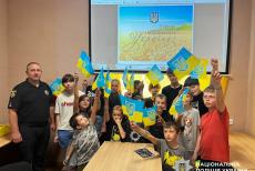Зберігаючи зв’язок із домом: поліцейські Луганщини провели захід для дітей