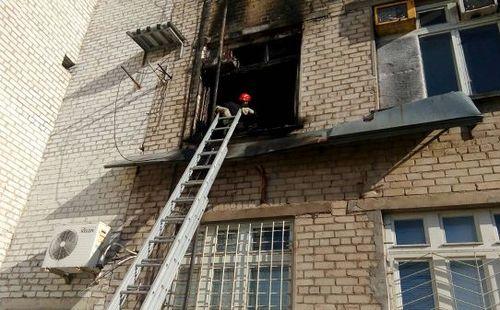 На "Азоте" горела серверная. Пожарные спасли трех работников