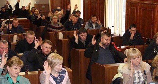 «Северодонецкий переворот» — депутаты отстранили мэра, требуют уволить и.о. губернатора