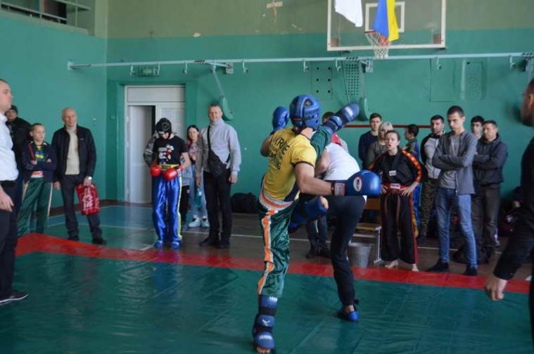 Кикбоксинг: состоялись чемпионаты Луганской области по двум версиям кикбоксинга