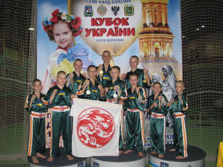 Кикбоксинг WPKA: шесть 1-х, девять 2-х, пять 3-х мест в личном первенстве и 1-е командное место на всеукраинских соревнованиях в Харькове
