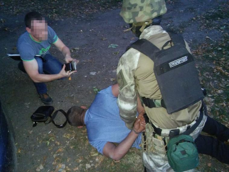 На Луганщині поліцейські затримали сутенерів