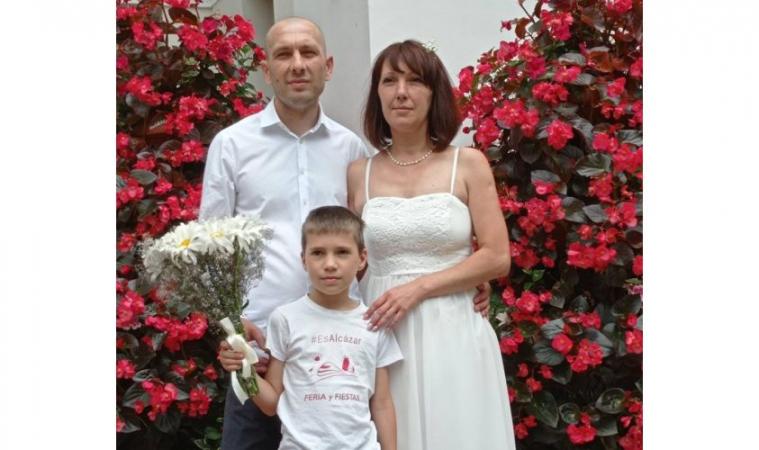 Пара з Лисичанська одружилась у модульному містечку на Львівщині
