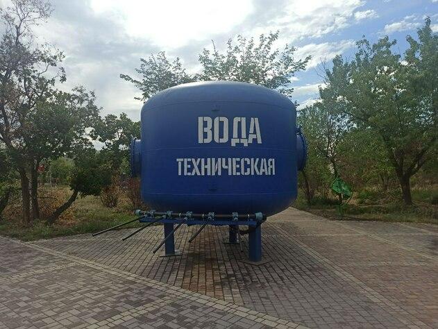 Вода в цистернах та пункти гарячого харчування: чим зараз живуть окуповані міста Луганщини
