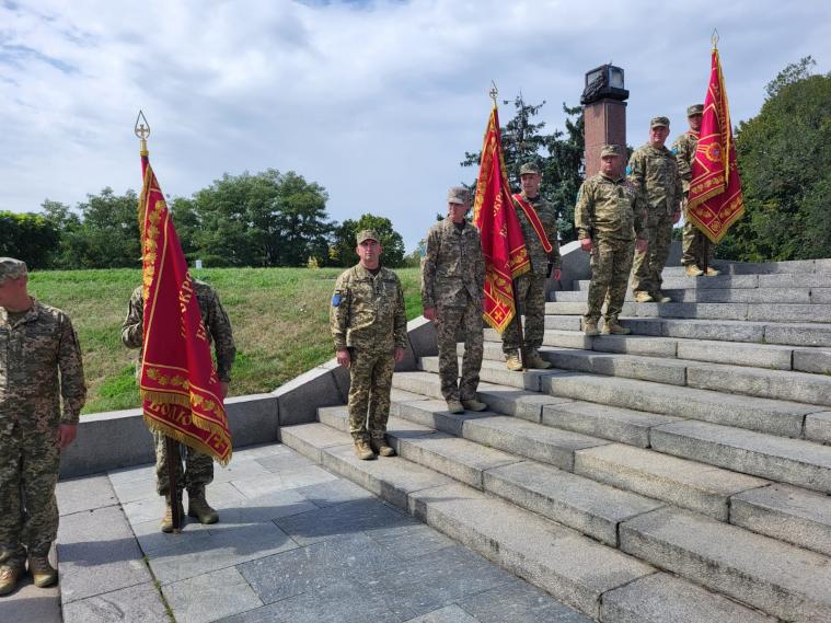 111-та бригада тероборони з Луганщини увійшла до п’ятірки перших, кому Головнокомандувач ЗСУ вручив бойові прапори