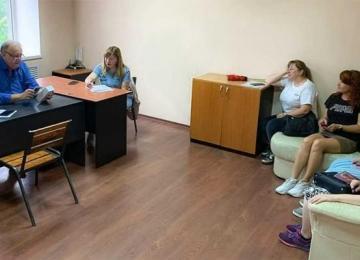 Гуманітарні хаби для переселенців з Кремінної працюють в Дніпрі, Рівному та Києві