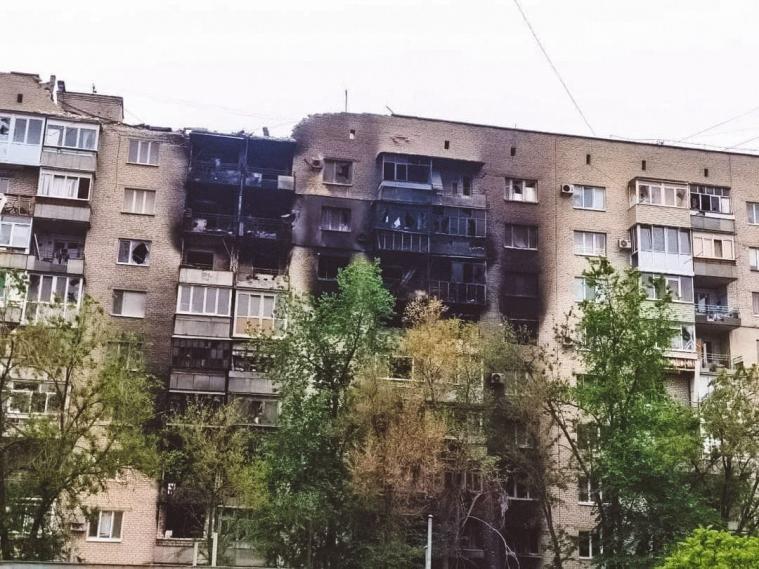 В Лисичанську місцеві жителі та окупанти грабують квартири