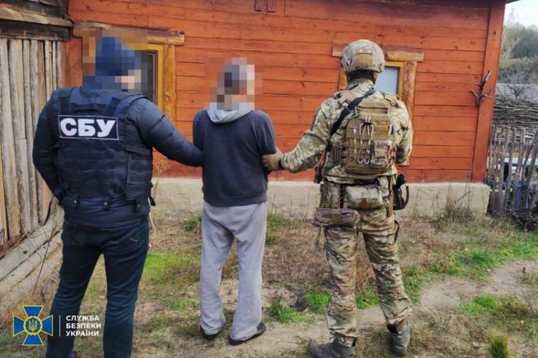 СБУ затримала сєвєродончанина, який збирав координати українських «центрів прийняття рішень» поблизу північного кордону