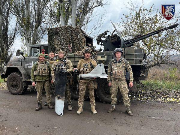 Десантники на Донецькому напрямку збили російський безпілотник, в Дніпрі "шахіди" зруйнували підприємство