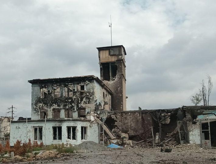 На Луганщині зруйновано майже 3200 багатоповерхових будинків