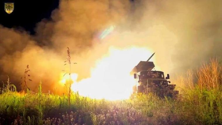 На Луганщині не припиняють авіаційний та артилерійський тиск