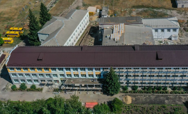 Гімназія в Новоайдарі