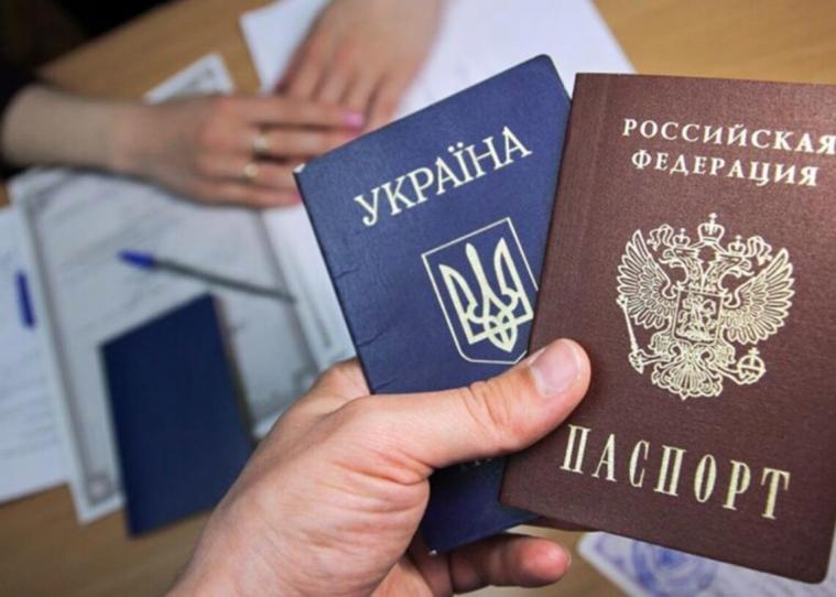 На Луганщині окупанти продовжують примушувати людей отримувати російські паспорти