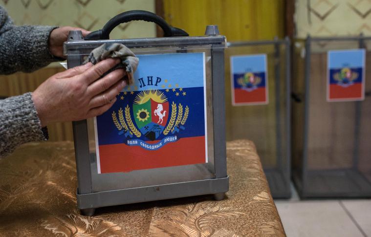На окупованій Луганщині стартують “вибори”: у ЛОВА розповіли, як проводитимуть голосування