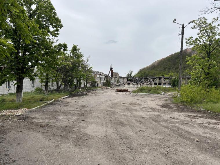 Окупанти показали, як виглядає майже повністю зруйнована Тошківка (Фото)
