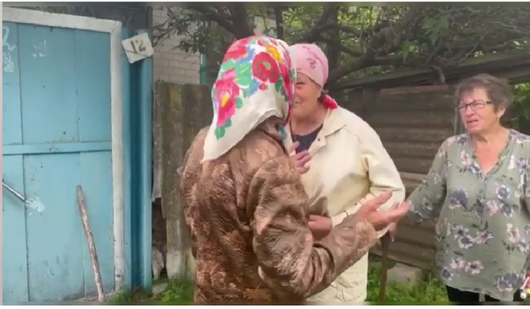 Поліцейські евакуювали бабусю з Макіївки