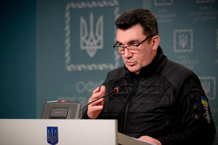 Данілов обіцяє рф "дуже потужну відповідь" на удари по енергетиці України