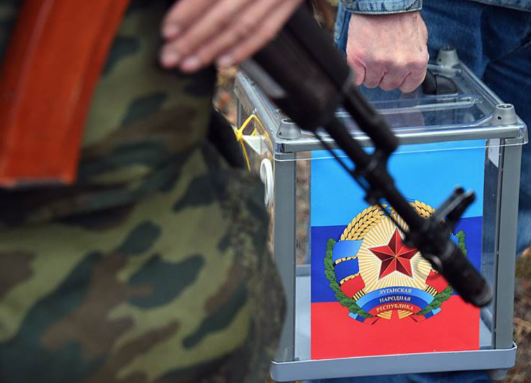 На Луганщині окупанти під час “виборів” переписували дані чоловіків, яких можна мобілізувати, – Лисогор