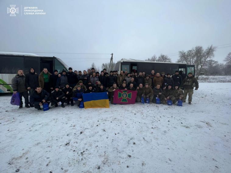 З полону повернули понад сотню українських захисників, серед них - прикордонник з Луганщини