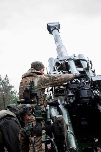 Українські військові знищили два склади з боєкомплектом росіян