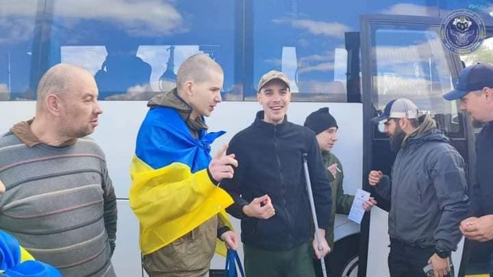 Відбувся черговий обмін військовополоненими: в Україну повернулися захисники "Азовсталі"