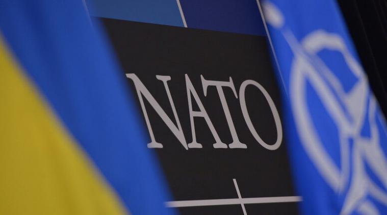 НАТО про нестачу боєприпасів для України: "Тепер видно дно"