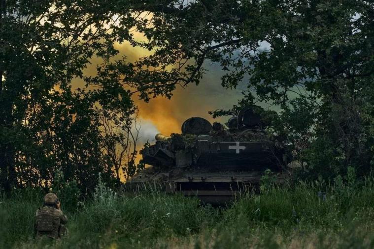 Сили оборони знищили російські танк, БМП, самохідну артустановку та три склади з боєприпасами