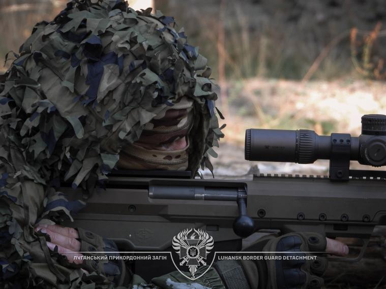 Луганські прикордонники показали тренування снайперів (ФОТО)