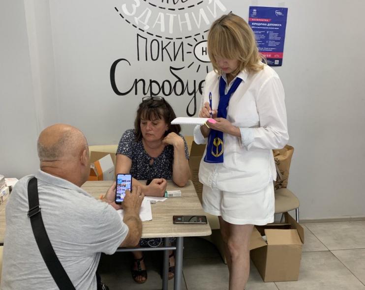 Гумхаб у Києві: які послуги можуть отримати переселенці з Луганщини