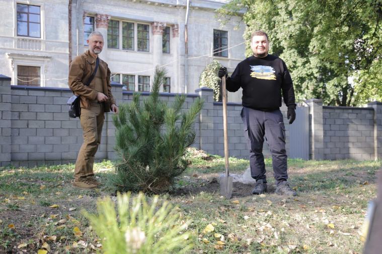 У Дніпрі висадили «Алею Захисників Луганщини»