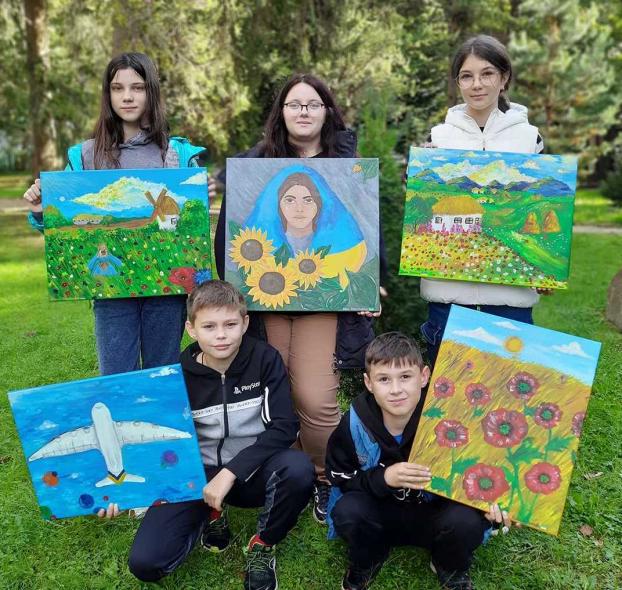 Кремінські художники написали нові картини експозиції «50 картин дітей Незламної України», яку невдовзі відкриють у США