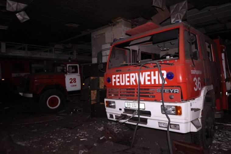 Ракетний удар по будівлі пожежної частини в Ізюмі: серед постраждалих є луганчани (ФОТО)