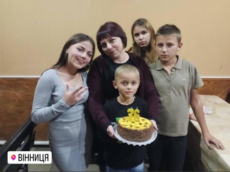 З окупованої Луганщини евакуювалася жінка з чотирма дітьми – загарбники цькували сім’ю за мову та погрожували