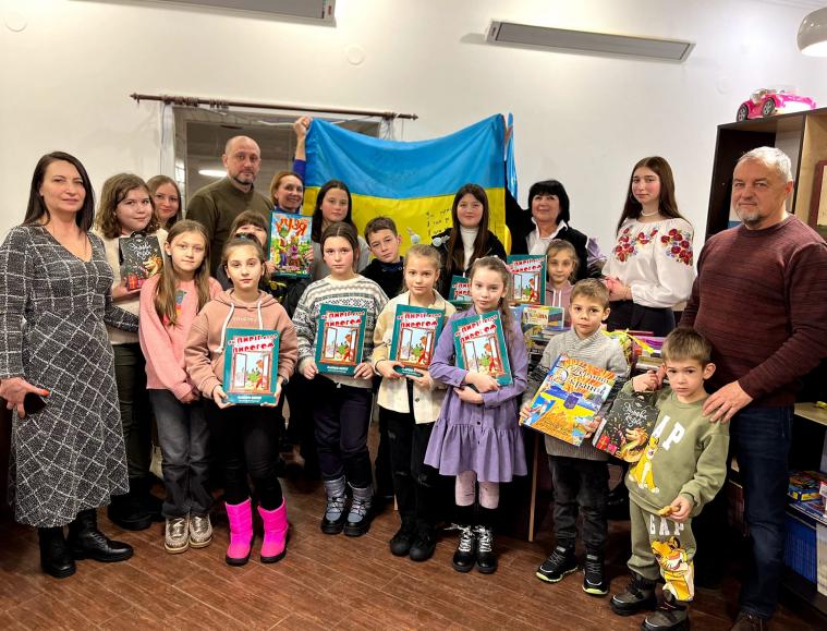 Центральний будинок офіцерів ЗСУ поповнив фонд дитячої бібліотеки з Луганщини