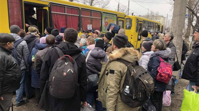 З Луганщини евакуювалося більше 320 тисяч населення