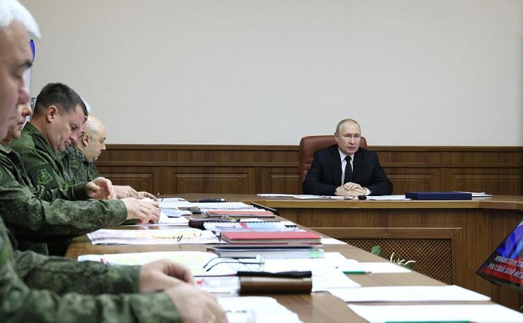 Росія планує величезне підвищення витрат на оборону в 2024 році, — Bloomberg 