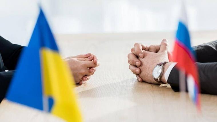 Посадовці США та ЄС “делікатно” обговорюють з Україною можливі мирні переговори з рф, - джерела NBC News