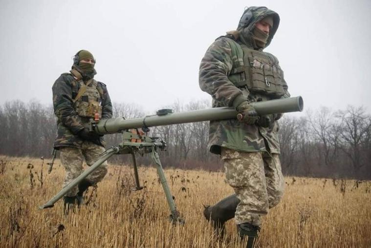 «Ворог знову почергово атакує по різних ділянках фронту Луганщини», - Лисогор