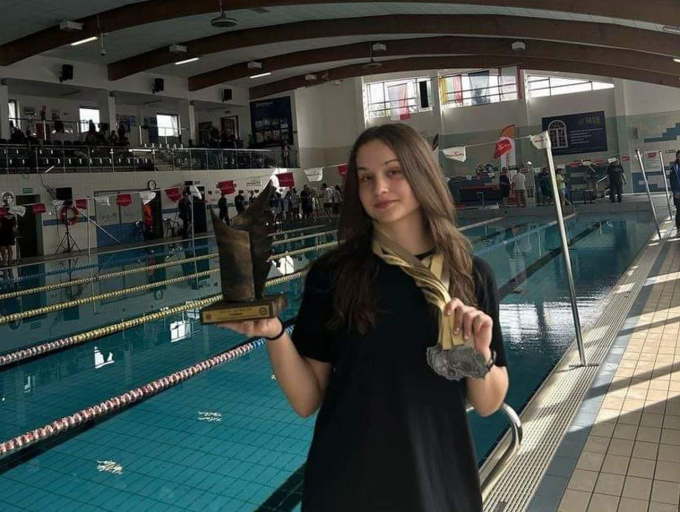 Кубок та сім медалей виборола сєвєродончанка на європейському чемпіонаті з плавання